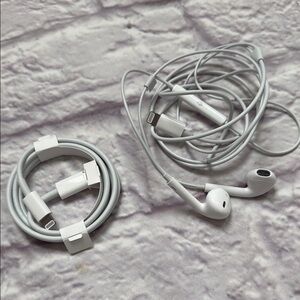 Apple White EarPods with Lightning Connector